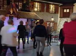  <a style='color: #fff;' href='/uploaded/photo/assemblee-generale-la-soiree-au-village-vue-par-nicole-63970a2a4bfbc.jpg'>(Télécharger)</a>