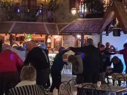  <a style='color: #fff;' href='/uploaded/photo/assemblee-generale-la-soiree-au-village-vue-par-nicole-63970a2aa87b8.jpg'>(Télécharger)</a>