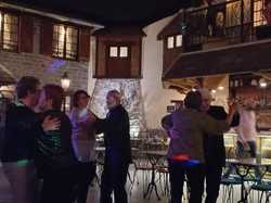  <a style='color: #fff;' href='/uploaded/photo/assemblee-generale-la-soiree-au-village-vue-par-nicole-63970a2b05bae.jpg'>(Télécharger)</a>