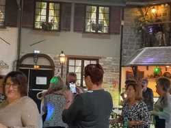  <a style='color: #fff;' href='/uploaded/photo/assemblee-generale-la-soiree-au-village-vue-par-nicole-63970a2b69eb4.jpg'>(Télécharger)</a>