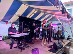  <a style='color: #fff;' href='/uploaded/photo/fy-te-nationale-du-14-juillet-2023-vue-par-nicole-64b1b9a8770f4.jpg'>(Télécharger)</a>