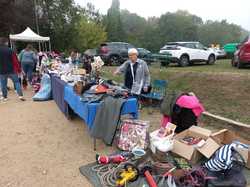  <a style='color: #fff;' href='/uploaded/photo/journee-brocante-du-11-septembre-2022-vue-par-nicole-6334adc2af477.jpg'>(Télécharger)</a>