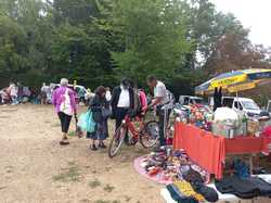  <a style='color: #fff;' href='/uploaded/photo/journee-brocante-du-11-septembre-2022-vue-par-nicole-6334adc385c76.jpg'>(Télécharger)</a>