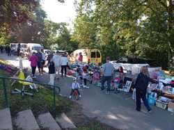  <a style='color: #fff;' href='/uploaded/photo/journee-brocante-du-11-septembre-2022-vue-par-nicole-6334adc3b704b.jpg'>(Télécharger)</a>