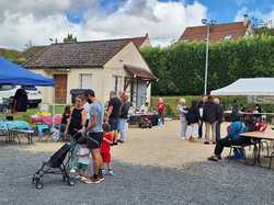  <a style='color: #fff;' href='/uploaded/photo/la-brocante-vue-par-nicole-66e134990f402.jpg'>(Télécharger)</a>