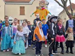  <a style='color: #fff;' href='/uploaded/photo/le-carnaval-du-13-avril-2025-vu-par-nicole-67fd1b9e8dd37.jpg'>(Télécharger)</a>