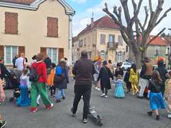  <a style='color: #fff;' href='/uploaded/photo/le-carnaval-du-13-avril-2025-vu-par-nicole-67fd1ba10dc95.jpg'>(Télécharger)</a>