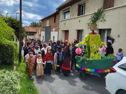  <a style='color: #fff;' href='/uploaded/photo/photos-du-carnaval-du-dimanche-28-avril-vu-par-jacques-6630c31c8e470.jpg'>(Télécharger)</a>