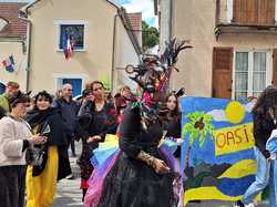  <a style='color: #fff;' href='/uploaded/photo/photos-du-carnaval-du-dimanche-28-avril-vue-par-nicole-662f963ae800d.jpg'>(Télécharger)</a>