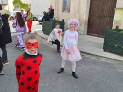 mini_photos-du-carnaval-du-dimanche-28-avril-vue-par-nicole-662f963bbf48f.jpg