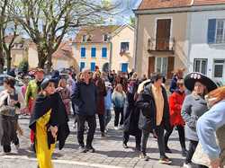  <a style='color: #fff;' href='/uploaded/photo/photos-du-carnaval-du-dimanche-28-avril-vue-par-nicole-662f963bebeb8.jpg'>(Télécharger)</a>