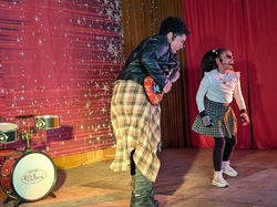  <a style='color: #fff;' href='/uploaded/photo/soiry-e-cabaret-and-beaujolais-nouveau-du-22-novembre-2025-vus-par-agny-s-6924ea8b4e2b8.jpg'>(Télécharger)</a>