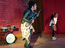  <a style='color: #fff;' href='/uploaded/photo/soiry-e-cabaret-and-beaujolais-nouveau-du-22-novembre-2025-vus-par-agny-s-6924ea8b559c4.jpg'>(Télécharger)</a>