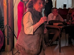  <a style='color: #fff;' href='/uploaded/photo/soiry-e-cabaret-and-beaujolais-nouveau-du-22-novembre-2025-vus-par-agny-s-6924eaa2b16cc.jpg'>(Télécharger)</a>