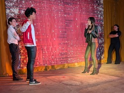  <a style='color: #fff;' href='/uploaded/photo/soiry-e-cabaret-and-beaujolais-nouveau-du-22-novembre-2025-vus-par-agny-s-6924eab37527f.jpg'>(Télécharger)</a>