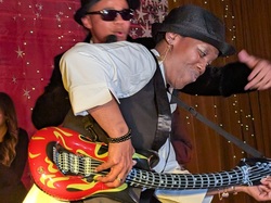  <a style='color: #fff;' href='/uploaded/photo/soiry-e-cabaret-and-beaujolais-nouveau-du-22-novembre-2025-vus-par-agny-s-6924eabb96b41.jpg'>(Télécharger)</a>