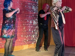  <a style='color: #fff;' href='/uploaded/photo/soiry-e-cabaret-and-beaujolais-nouveau-du-22-novembre-2025-vus-par-agny-s-6924eabc14fc6.jpg'>(Télécharger)</a>