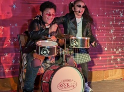  <a style='color: #fff;' href='/uploaded/photo/soiry-e-cabaret-and-beaujolais-nouveau-du-22-novembre-2025-vus-par-agny-s-6924eade76831.jpg'>(Télécharger)</a>