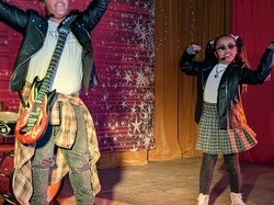  <a style='color: #fff;' href='/uploaded/photo/soiry-e-cabaret-and-beaujolais-nouveau-du-22-novembre-2025-vus-par-agny-s-6924eae61db88.jpg'>(Télécharger)</a>