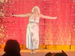 mini_soiry-e-cabaret-and-beaujolais-nouveau-du-22-novembre-2025-vus-par-nicole-6924e80216e07.jpg