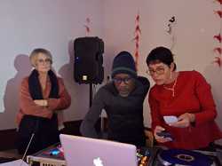  <a style='color: #fff;' href='/uploaded/photo/soiry-e-cabaret-and-beaujolais-nouveau-du-22-novembre-2025-vus-par-nicole-6924e80ebd0ab.jpg'>(Télécharger)</a>