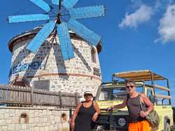  <a style='color: #fff;' href='/uploaded/photo/voyage-en-turquie-du-4-au-11-octobre-2024-vu-par-nicole-67118110c0c81.jpg'>(Télécharger)</a>