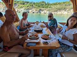  <a style='color: #fff;' href='/uploaded/photo/voyage-en-turquie-du-4-au-11-octobre-2024-vu-par-nicole-6711811474588.jpg'>(Télécharger)</a>