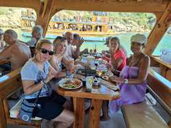  <a style='color: #fff;' href='/uploaded/photo/voyage-en-turquie-du-4-au-11-octobre-2024-vu-par-nicole-67118115d6bc5.jpg'>(Télécharger)</a>